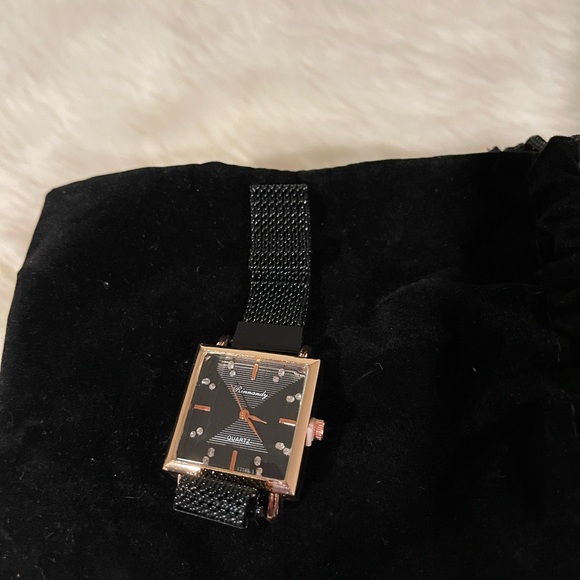 Rinnandy Women Stainless Steel Quartz Movement Designer Watch. Black. - Picture 4 of 9